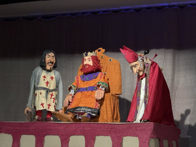 Puppentheaterbesuch der 4. Klassen – „Am Anfang war die Isar“